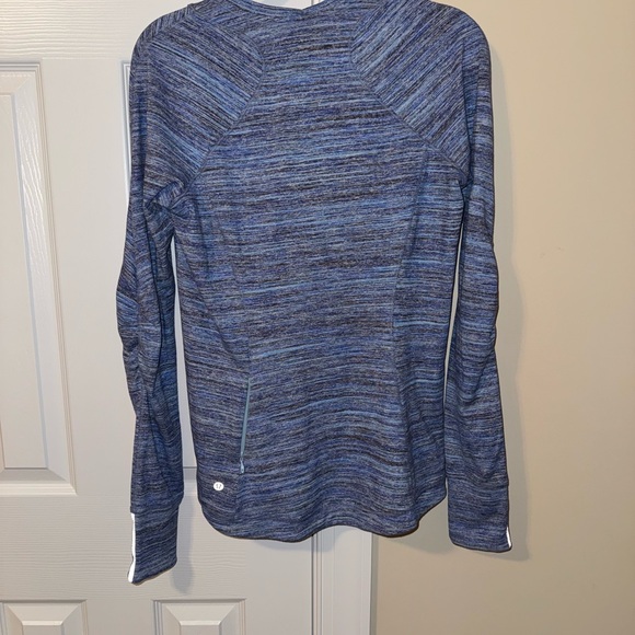 Lululemon Runderful along sleeve top - Picture 4 of 6